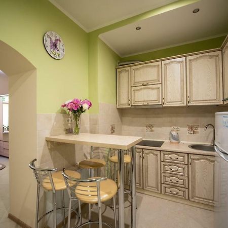 Apartment M&K In The Center Lviv Luaran gambar