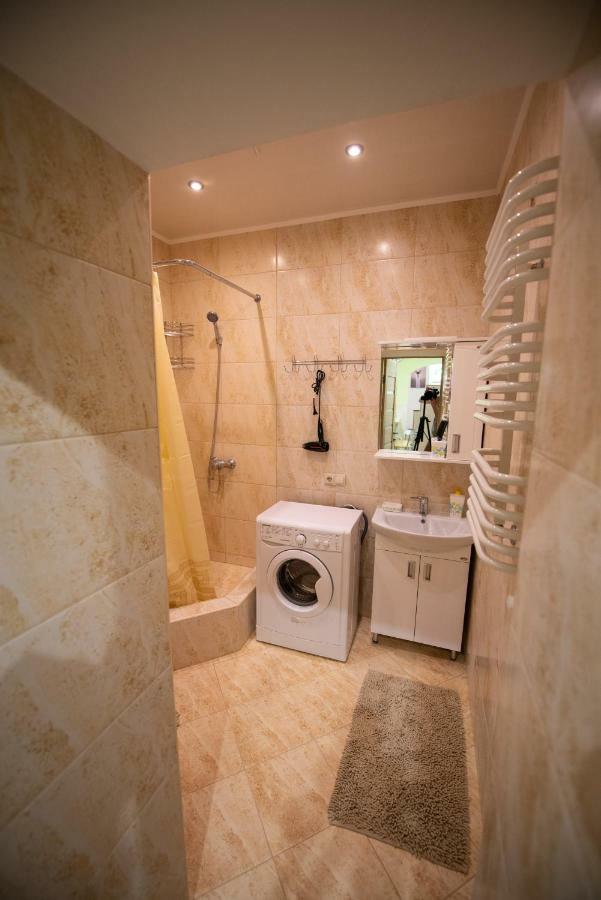 Apartment M&K In The Center Lviv Luaran gambar